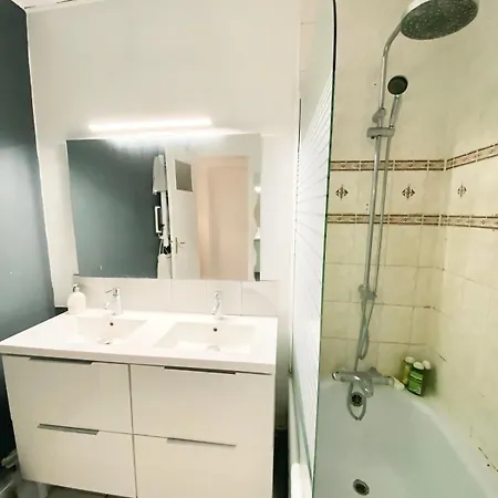 Διαμέρισμα Private In Shared - Lormont- P4-1 Lormont